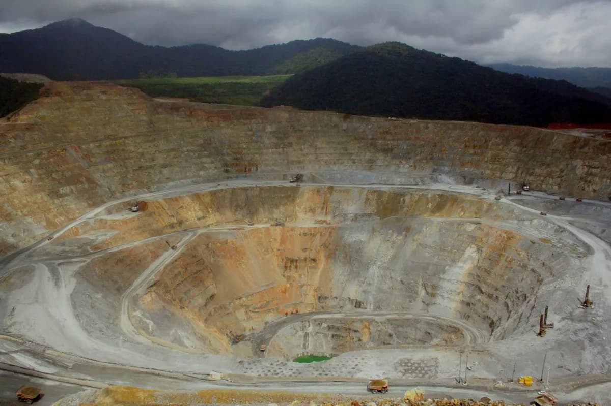 Batu Hijau copper and gold mine in Indonesia — BursaMineral.id premium domain